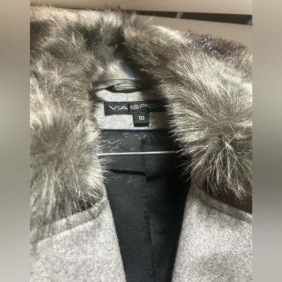Gray winter coat - Picture 3 of 4